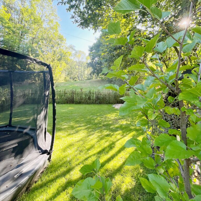 garten-trampolin-tauberchalet