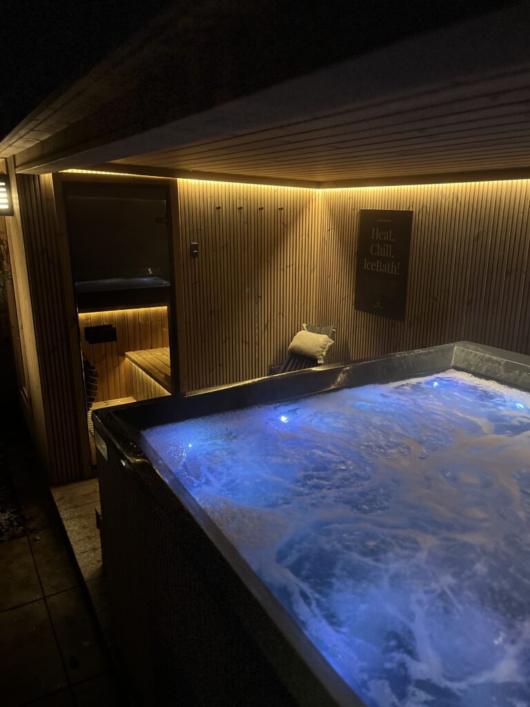 wellness_privat_luxus_whirlpool_abend_romantik_taubuerchalet