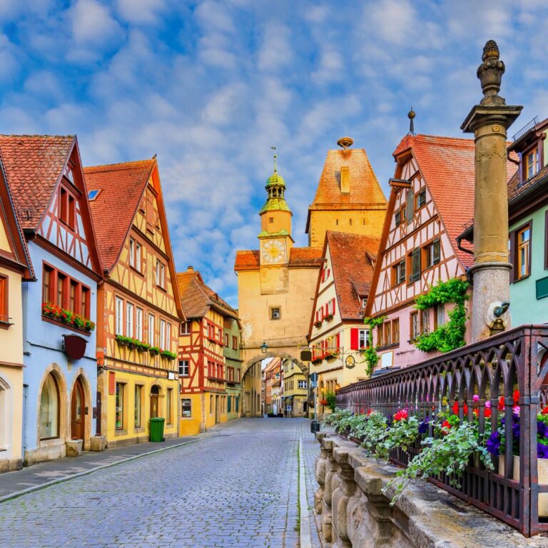 Bunte Fachwerkhäuser in Rothenburg Altstadt