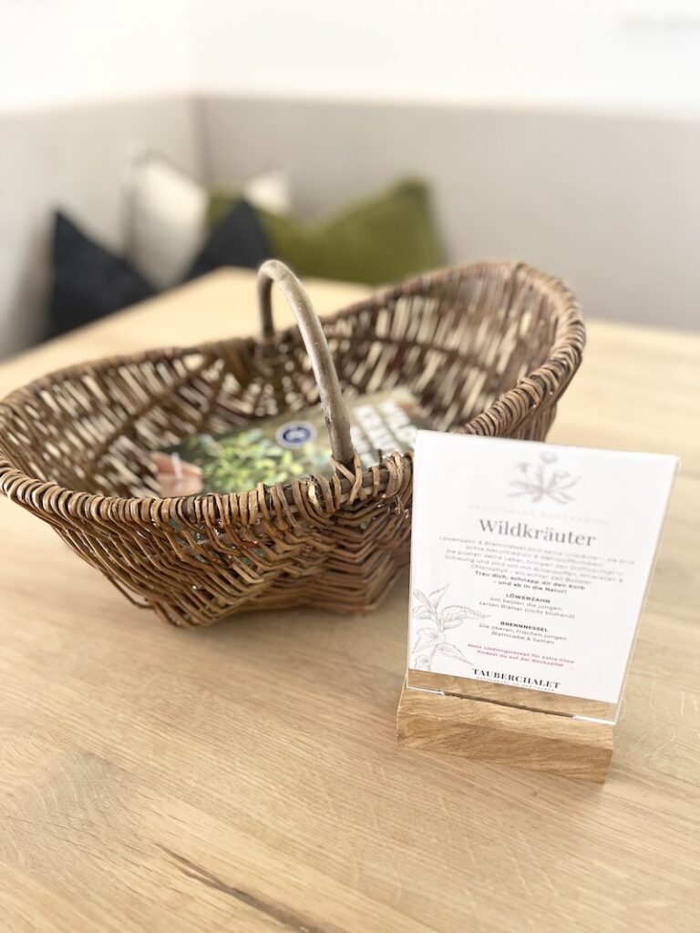 wildkraeuter_erdung_longevity_retreat_tauberchalet_privat_ferienhaus_frauen