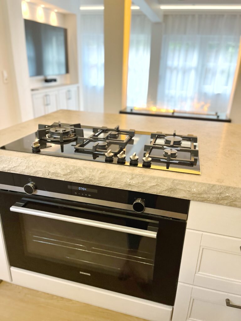 luxuskueche-naturstein-chalet